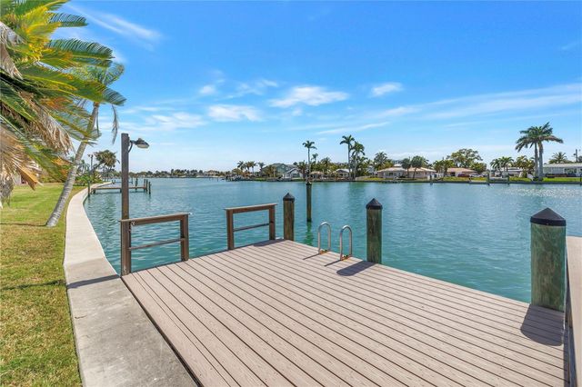 509 PLAZA SEVILLE COURT 19, Treasure Island, FL 33706