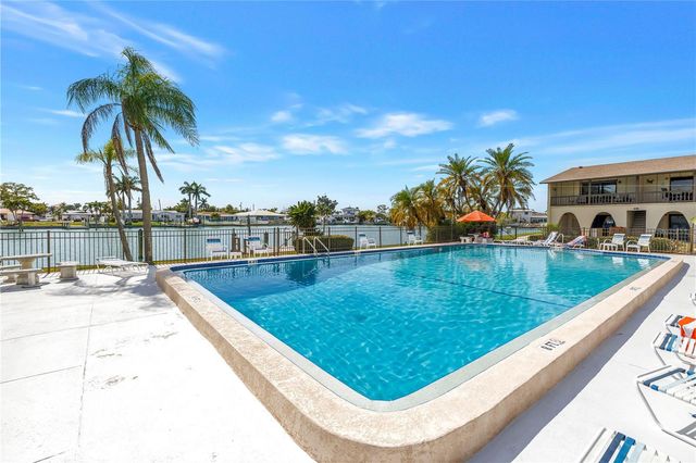 509 PLAZA SEVILLE COURT 19, Treasure Island, FL 33706