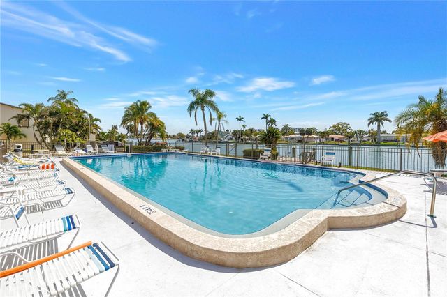 509 PLAZA SEVILLE COURT 19, Treasure Island, FL 33706