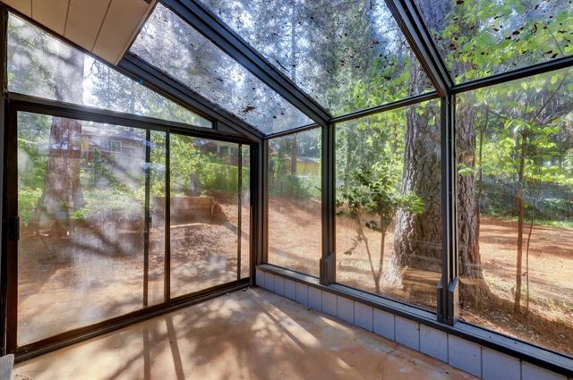 11551 Forest View Dr, Nevada City, CA 95959