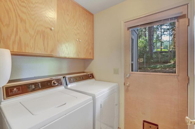 11551 Forest View Dr, Nevada City, CA 95959