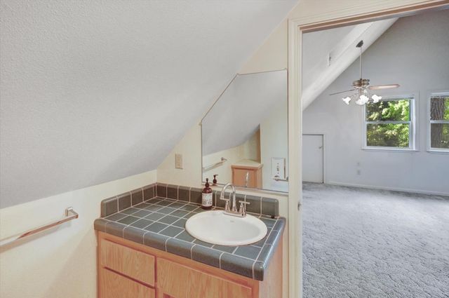 11551 Forest View Dr, Nevada City, CA 95959