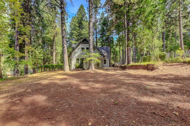11551 Forest View Dr, Nevada City, CA 95959