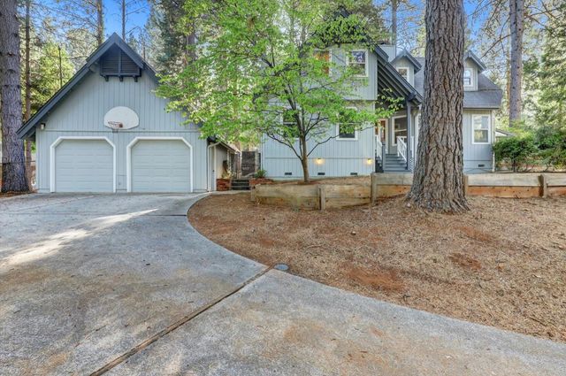 11551 Forest View Dr, Nevada City, CA 95959