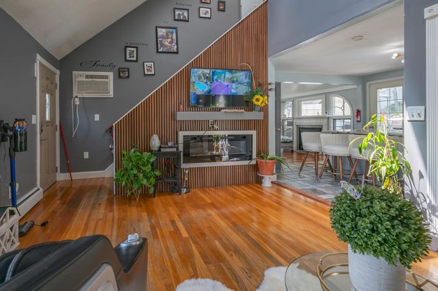123 S. Jewett Street, Manchester, NH 03103
