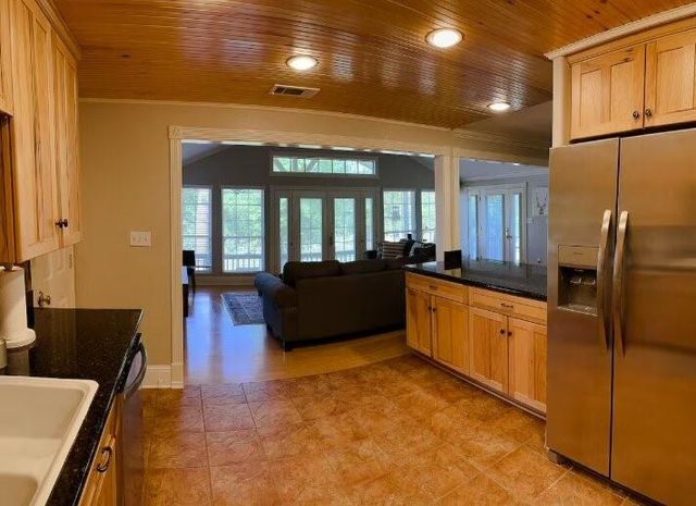 38 Martha Lane, Huntsville, TX 77320