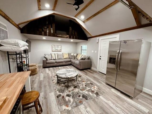 38 Martha Lane, Huntsville, TX 77320
