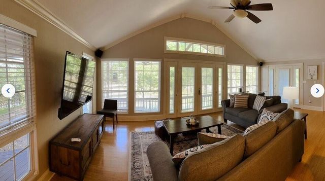 38 Martha Lane, Huntsville, TX 77320