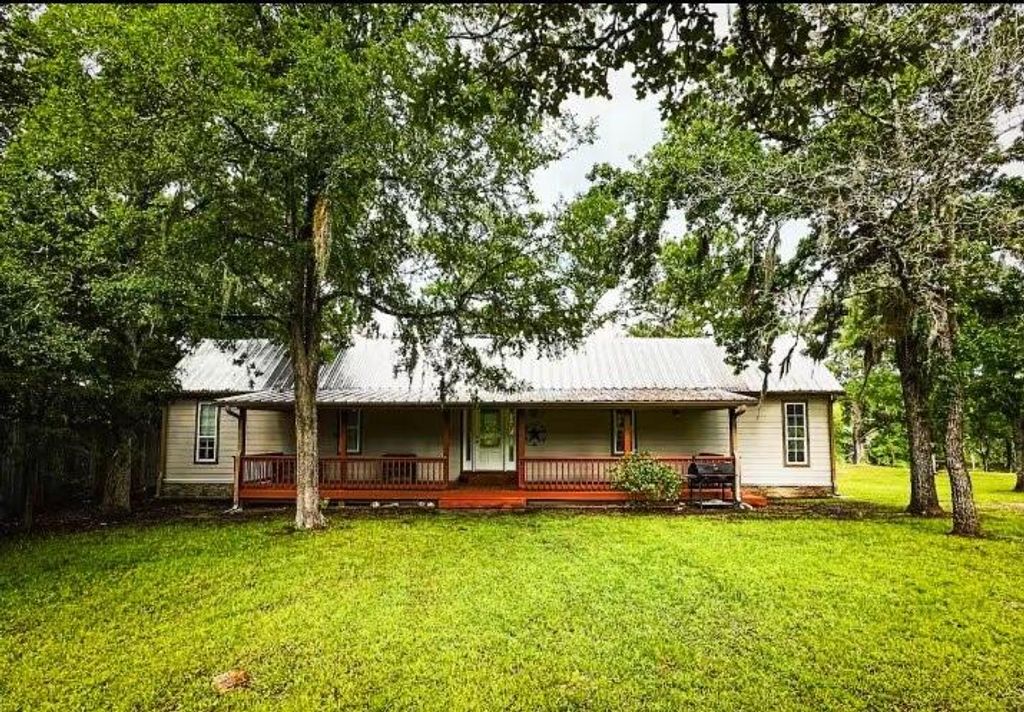 38 Martha Lane, Huntsville, TX 77320