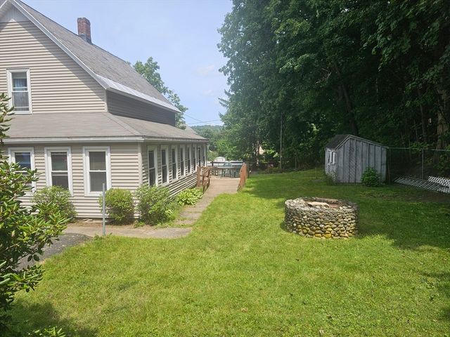 9 Spring St, Montague, MA 01376