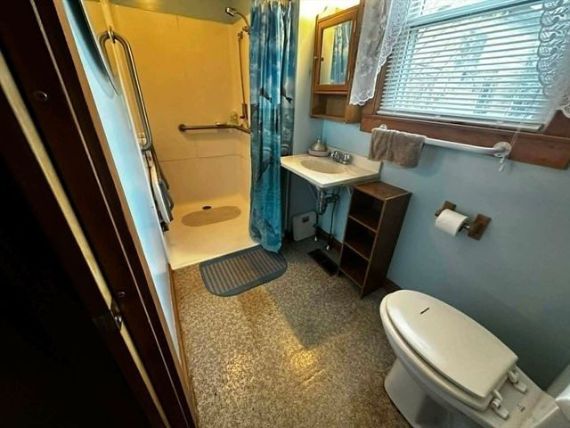 9 Spring St, Montague, MA 01376