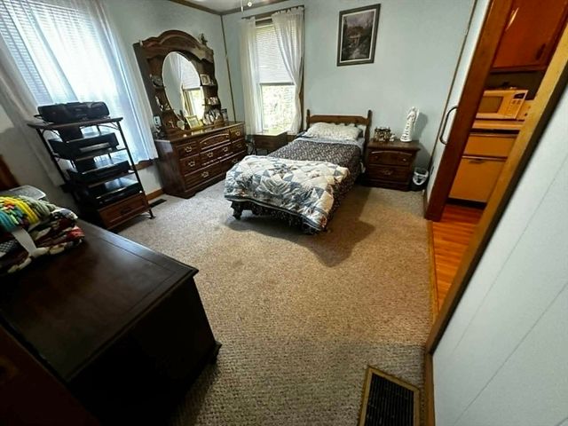 9 Spring St, Montague, MA 01376