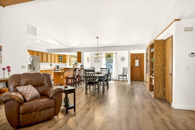 2542 Thomas Terrace, Grants Pass, OR 97527