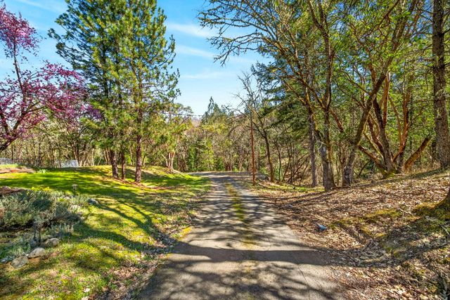 2542 Thomas Terrace, Grants Pass, OR 97527