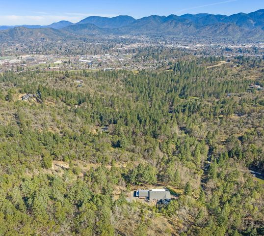 2542 Thomas Terrace, Grants Pass, OR 97527