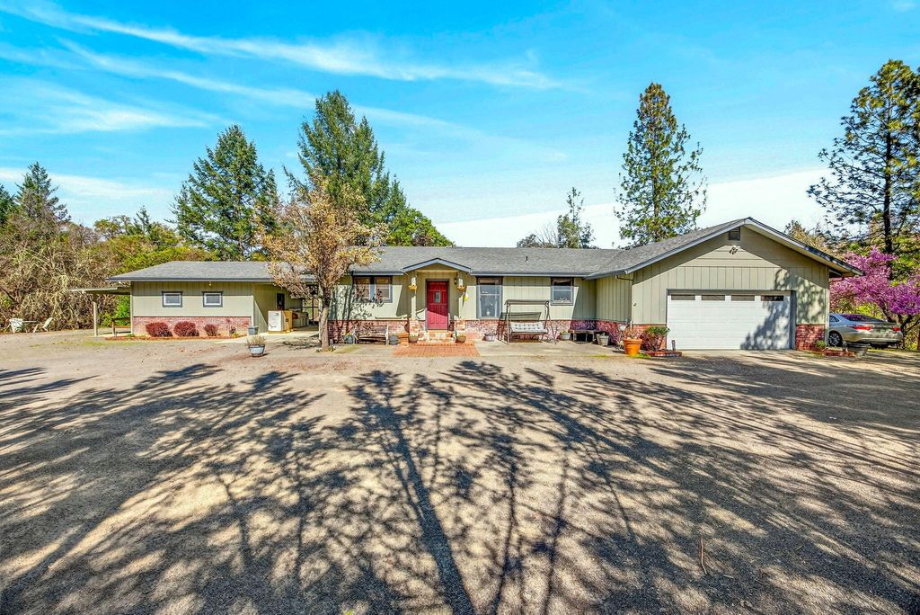 2542 Thomas Terrace, Grants Pass, OR 97527