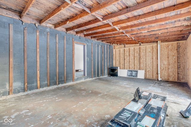 2605 S 10th Street, Terre Haute, IN 47802