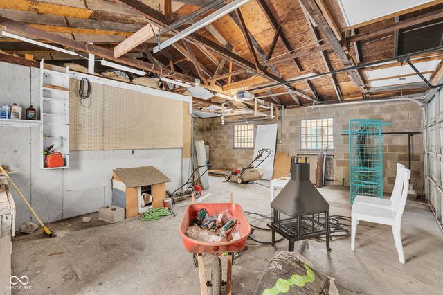 2605 S 10th Street, Terre Haute, IN 47802