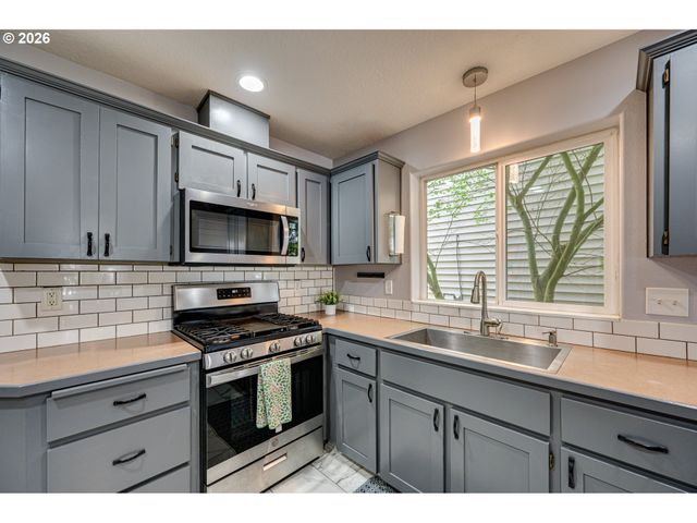 1978 MEADOWOOD Loop, Woodland, WA 98674