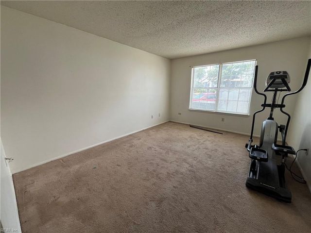 404 Resort CT, Virginia Beach, VA 23462