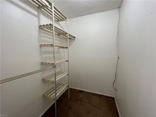 404 Resort CT, Virginia Beach, VA 23462