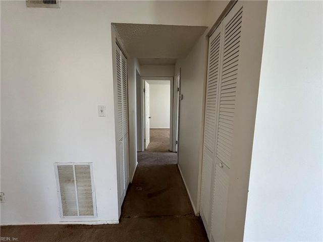 404 Resort CT, Virginia Beach, VA 23462