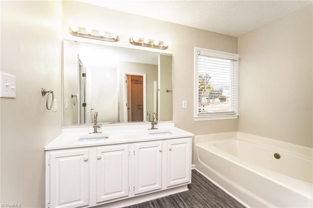 3 Archer Glen Court, Greensboro, NC 27407