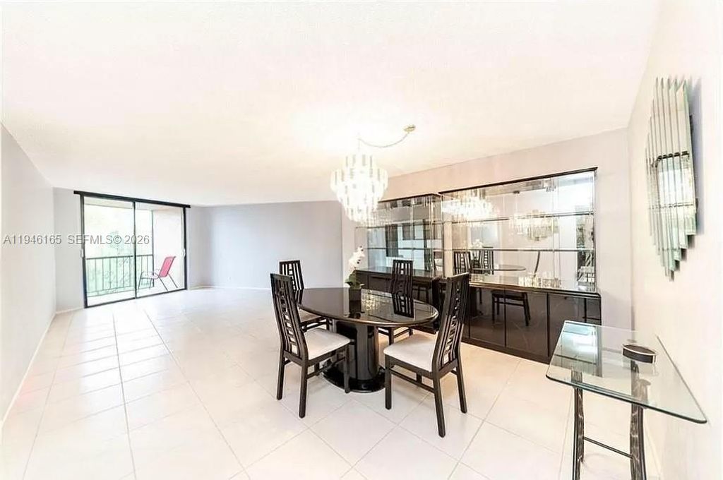 3800 N Hills Dr 406, Hollywood, FL 33021