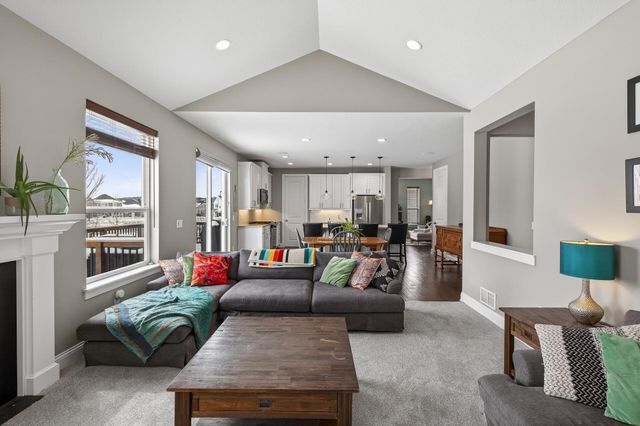 303 Primrose Path N, Bayport, MN 55003