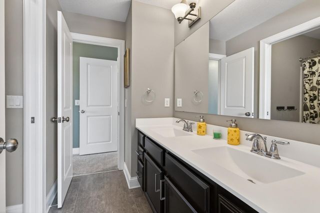 303 Primrose Path N, Bayport, MN 55003