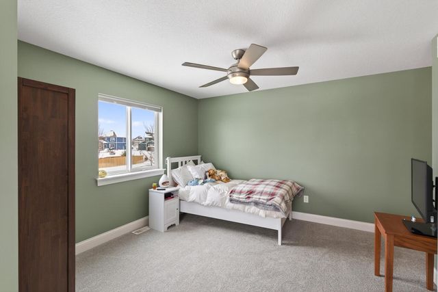 303 Primrose Path N, Bayport, MN 55003