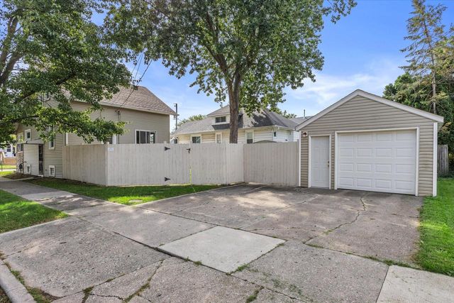 7100 24th AVENUE, Kenosha, WI 53143