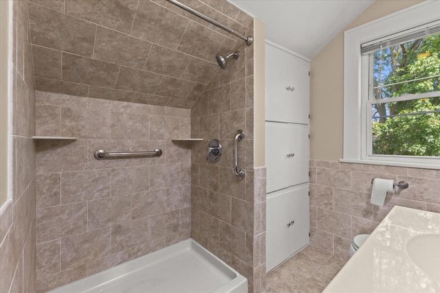 7100 24th AVENUE, Kenosha, WI 53143