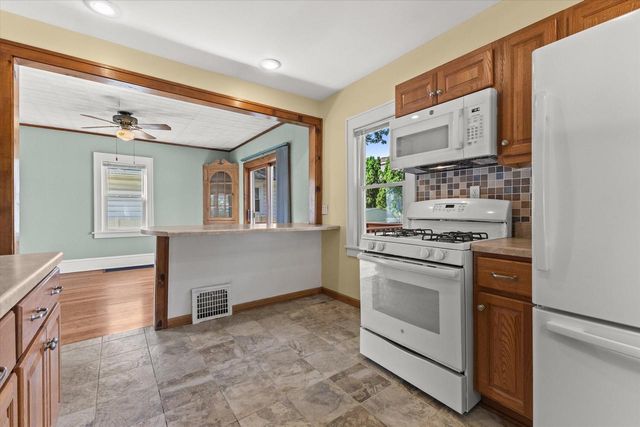 7100 24th AVENUE, Kenosha, WI 53143