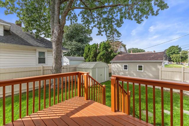 7100 24th AVENUE, Kenosha, WI 53143
