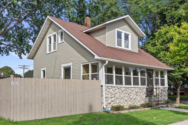 7100 24th AVENUE, Kenosha, WI 53143