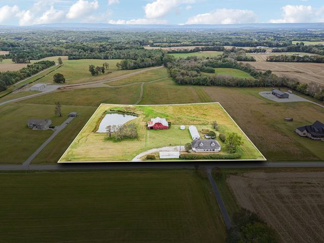 250 Awalt Dr, Winchester, TN 37398