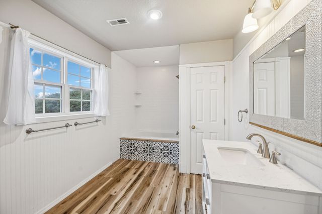 250 Awalt Dr, Winchester, TN 37398