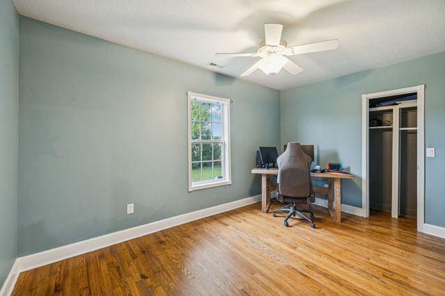 250 Awalt Dr, Winchester, TN 37398