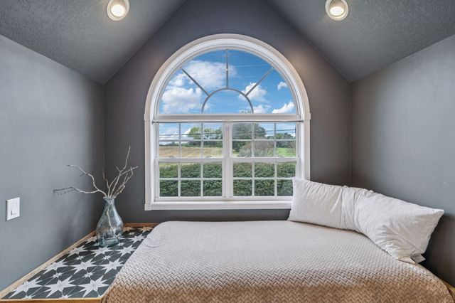 250 Awalt Dr, Winchester, TN 37398