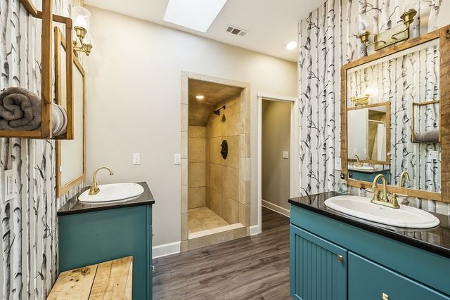 250 Awalt Dr, Winchester, TN 37398