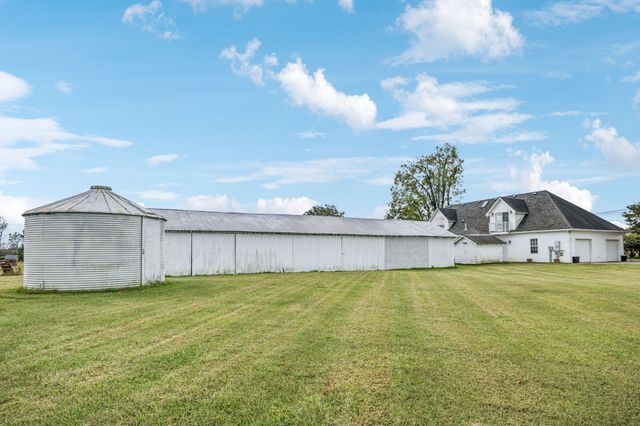 250 Awalt Dr, Winchester, TN 37398