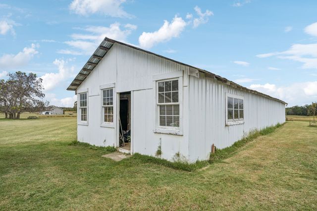 250 Awalt Dr, Winchester, TN 37398