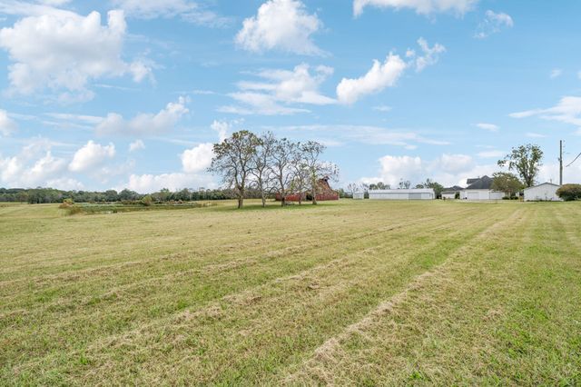 250 Awalt Dr, Winchester, TN 37398