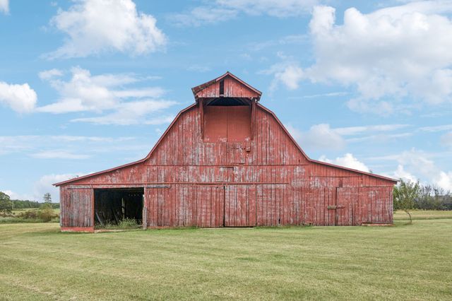 250 Awalt Dr, Winchester, TN 37398