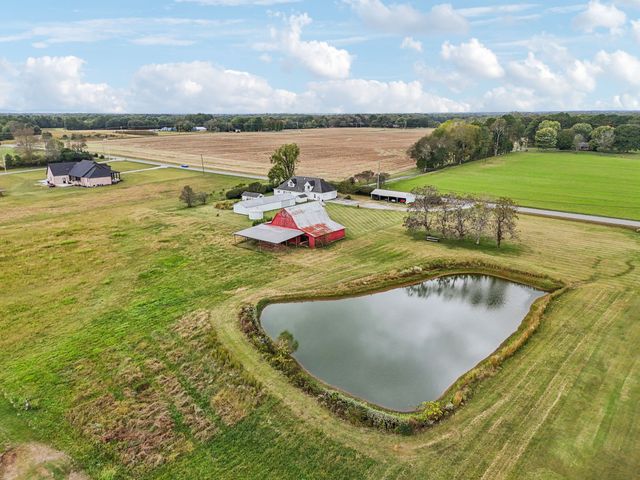 250 Awalt Dr, Winchester, TN 37398