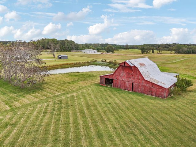 250 Awalt Dr, Winchester, TN 37398