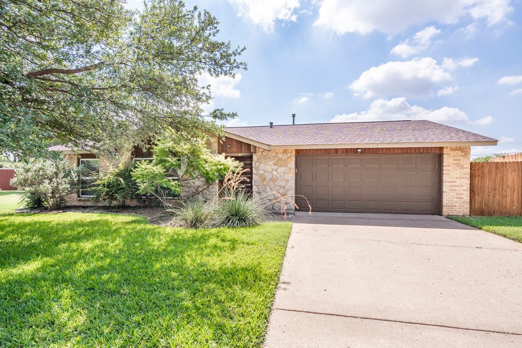 3736 Pageant Place, Dallas, TX 75244