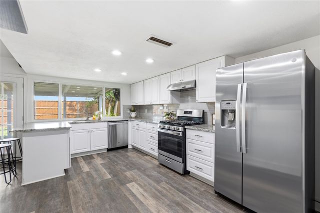 2814 Lindbergh Drive, Dallas, TX 75228