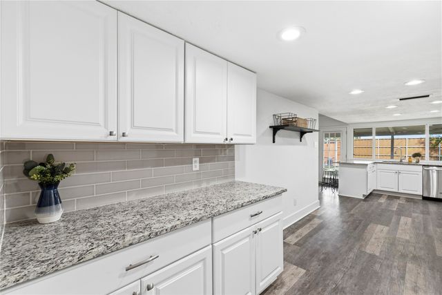 2814 Lindbergh Drive, Dallas, TX 75228
